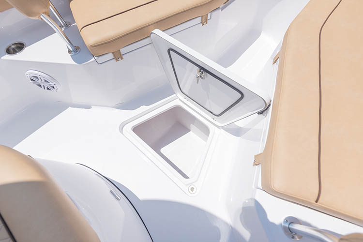 Open 232 Center Console · Features Sportsman Boats