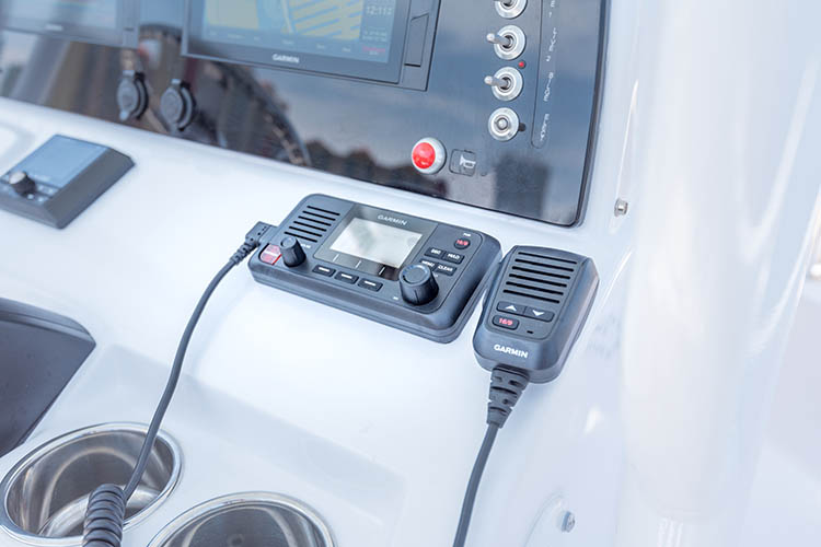 Detail image of Garmin VHF 110 Radio w/ Antenna