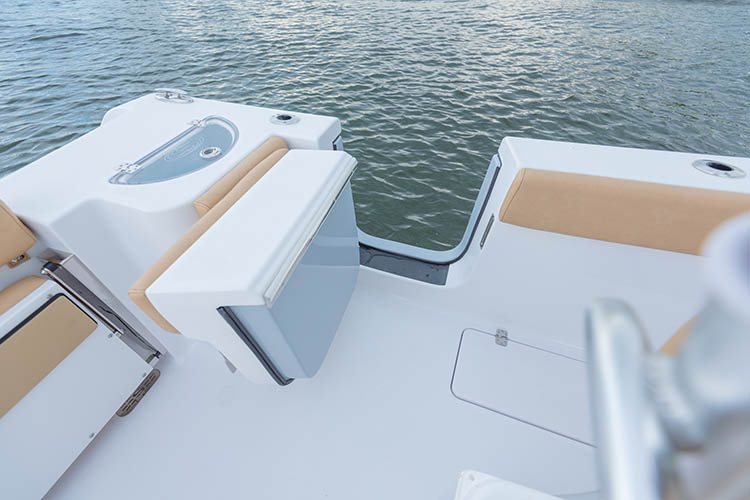 Open 252 Center Console · Features | Sportsman Boats