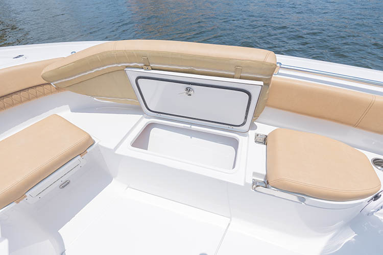 Open 282 Center Console · Features Sportsman Boats