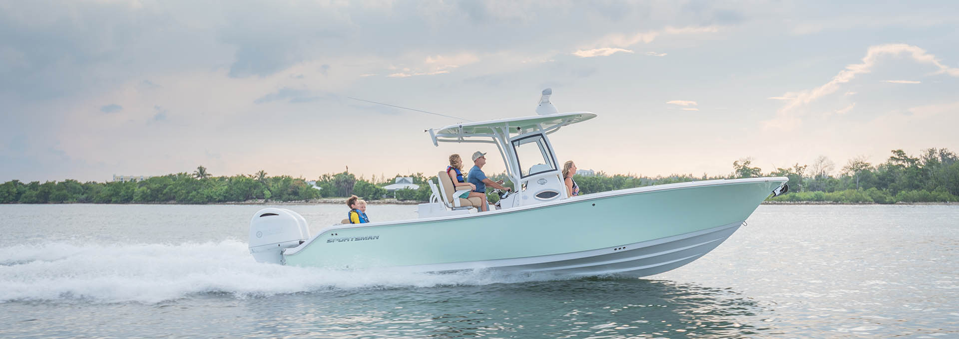 Main image of the Open 282 Center Console.