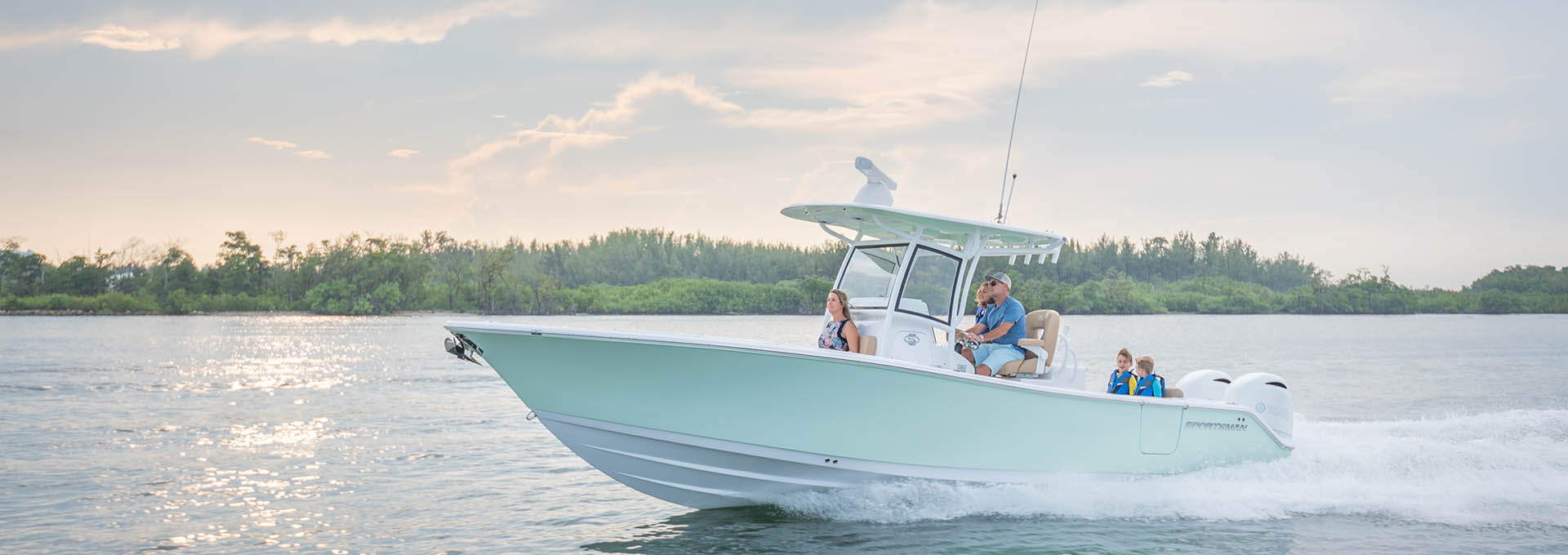 Main image of the Open 282 Center Console.