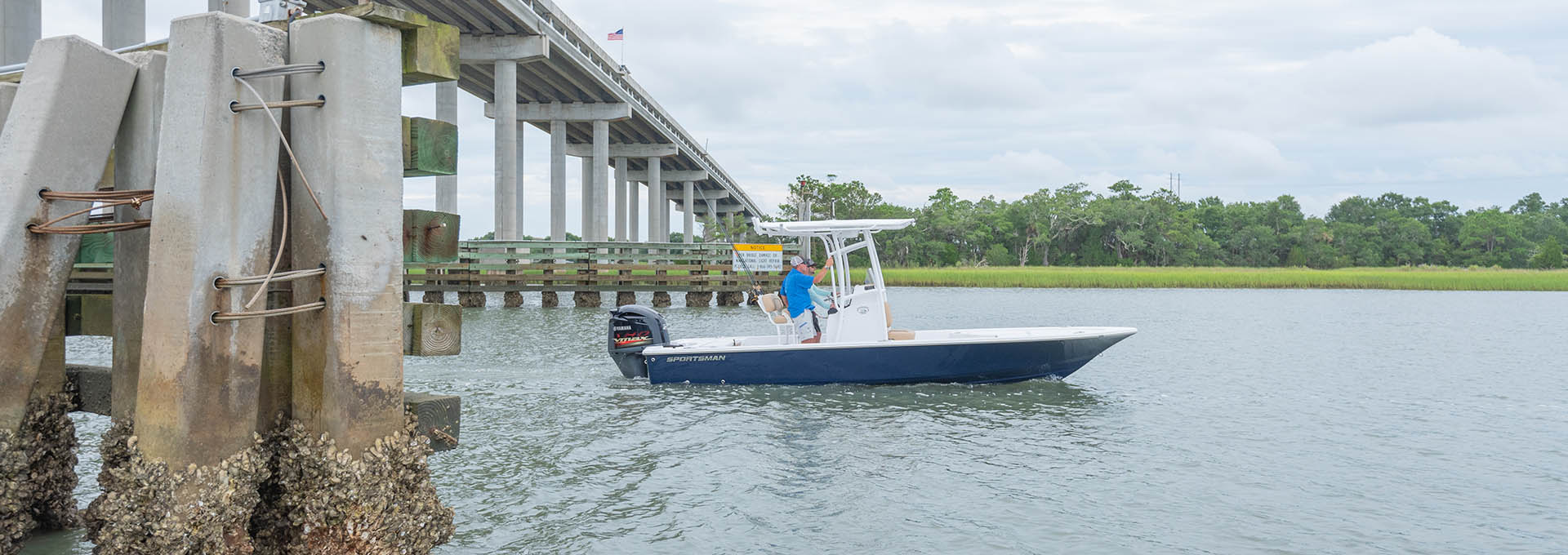 Main image of the Tournament 234 Bay Boat.