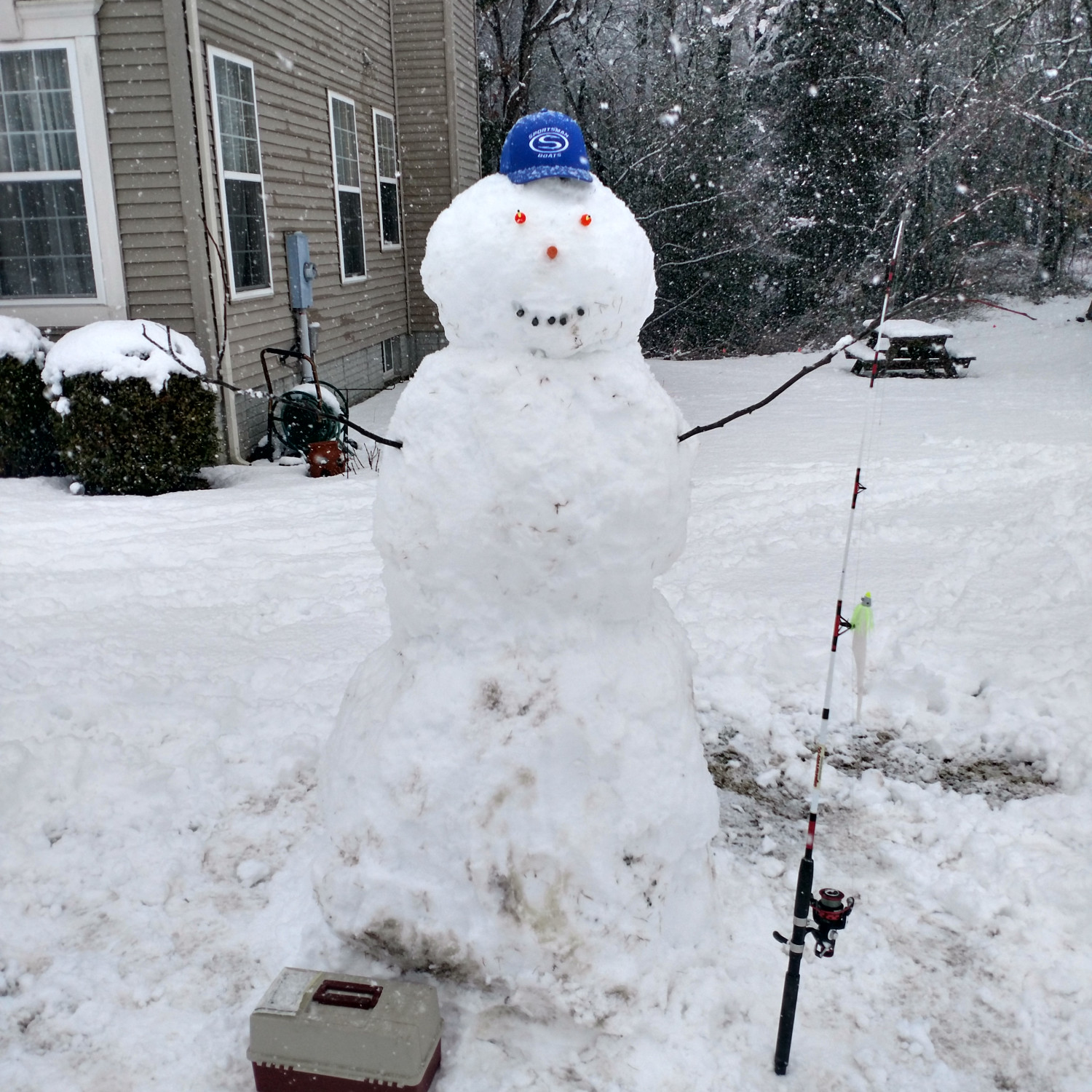 Frosty is ready to go fishing.