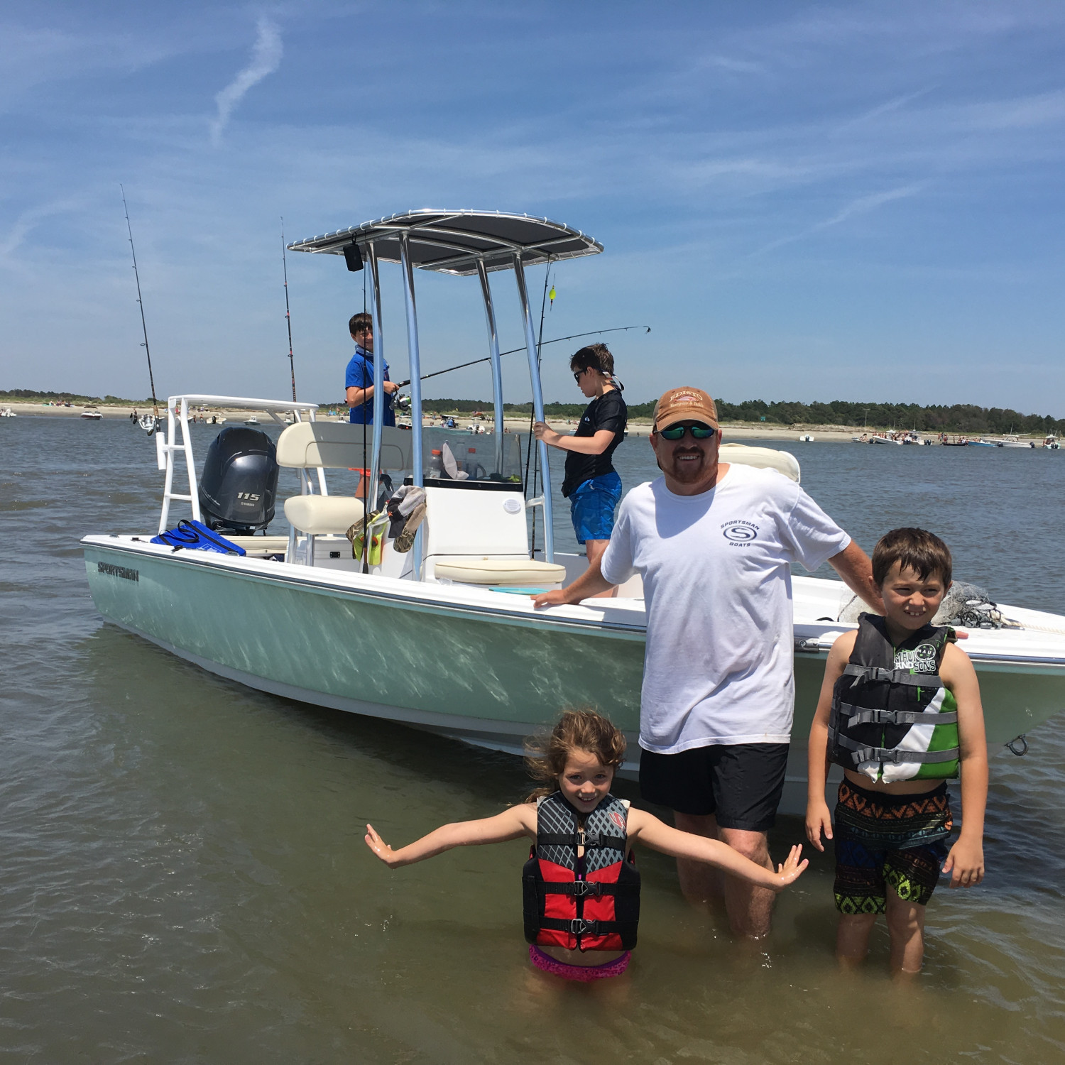 Family fun! Fishing machine! Island Bay 20 Bay Boat