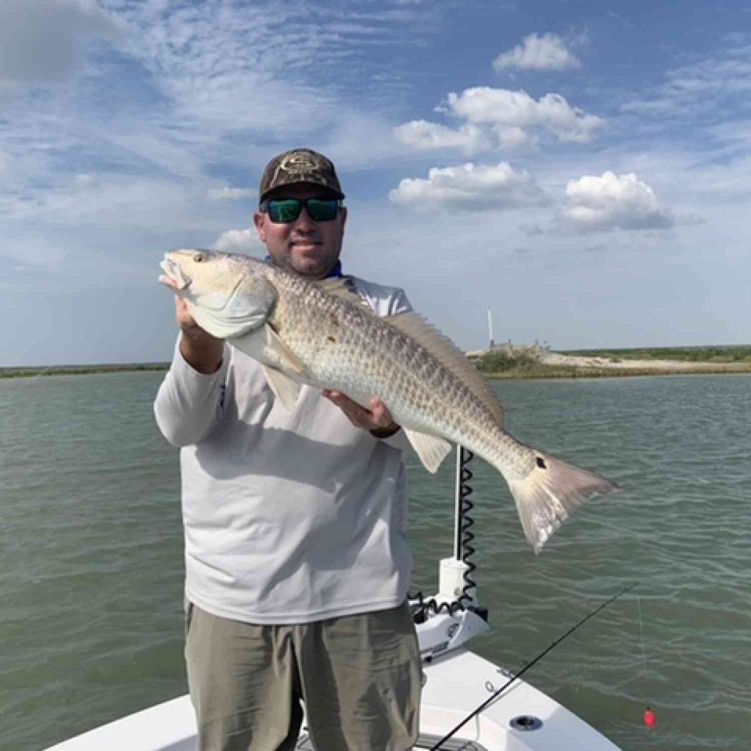 Catching Reds in POC during the 3rd Annual Sportsman Boat Owner’s Fall Fishing Bash!