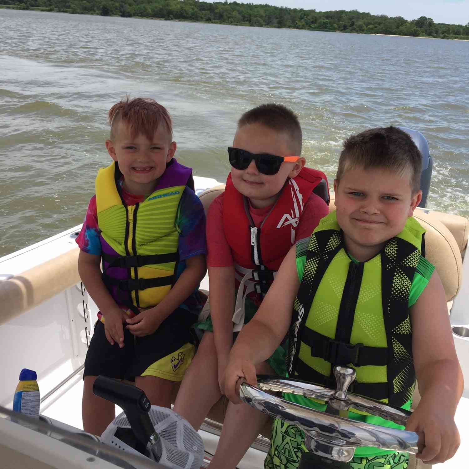 this boat is so awesome even Kids can drive it!