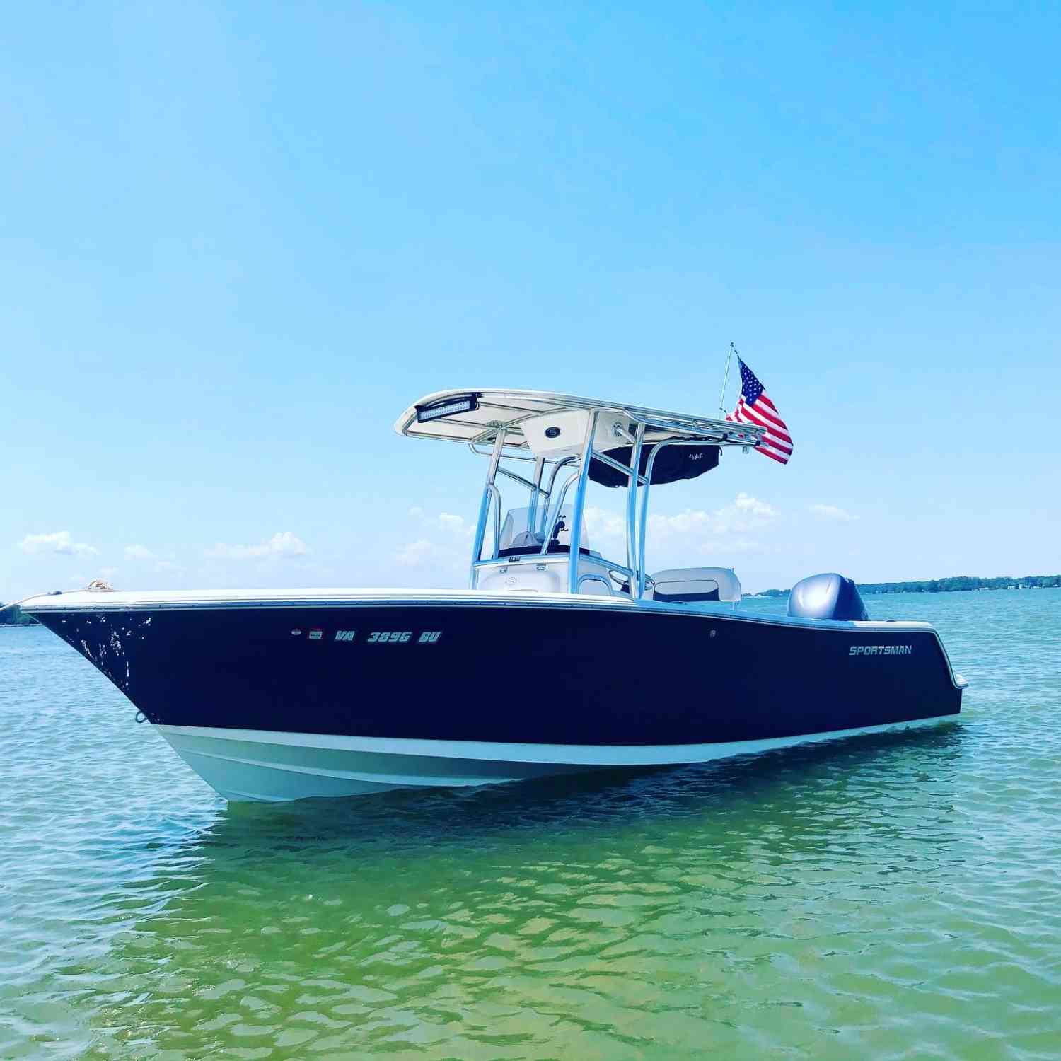 Patriotism. U.S.A. Fishing and family-friendly. Heritage 231 Center Console