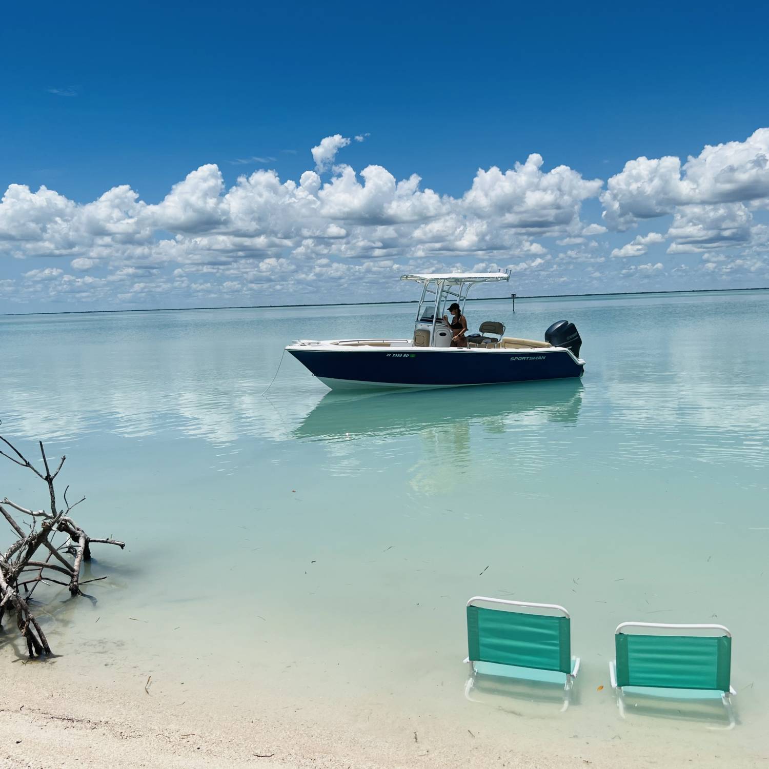 Title: Calm day at Nest Key - On board their Sportsman Heritage 211 Center Console - Location: Nest Key, Everglades National Park. Participating in the Photo Contest #SportsmanJune