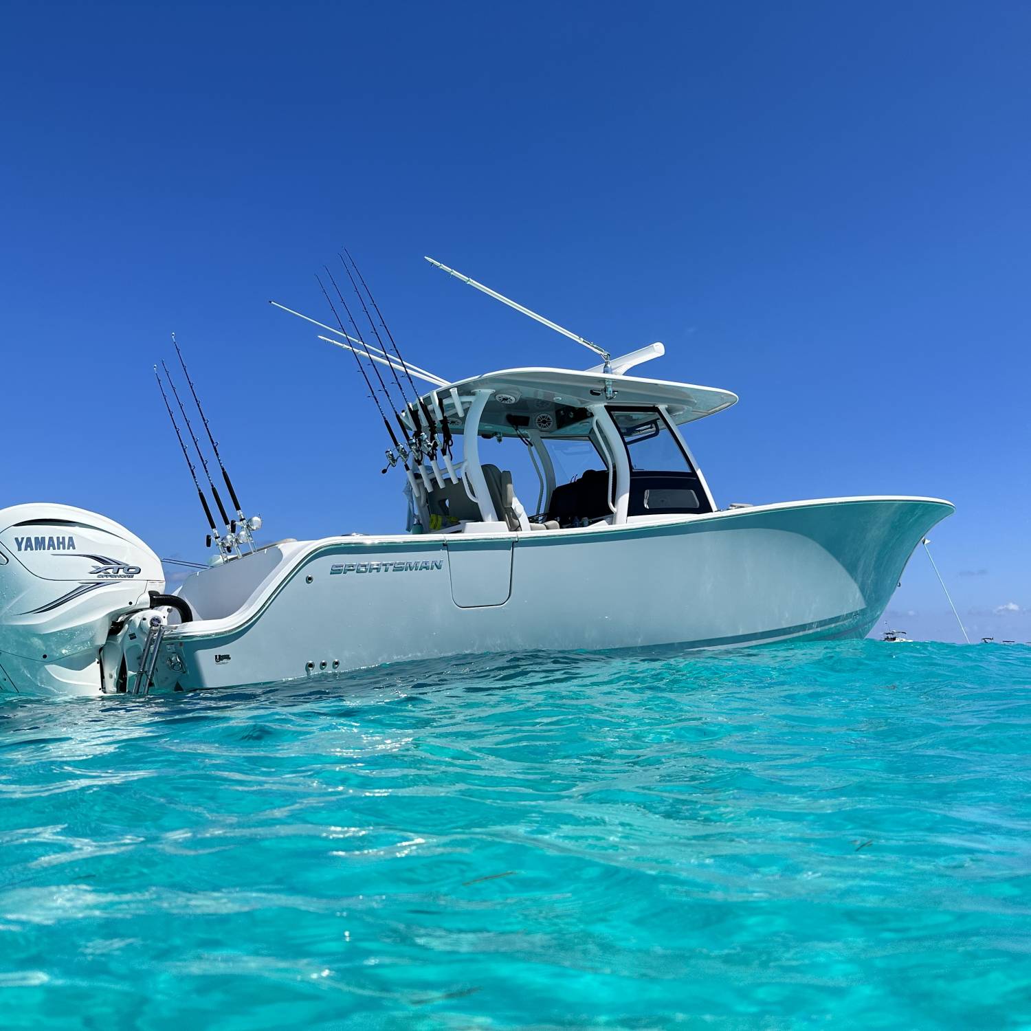 Title: 322 sitting pretty - On board their Sportsman Open 322 Center Console - Location: Alligator reef Islamorada Florida. Participating in the Photo Contest #SportsmanApril2023