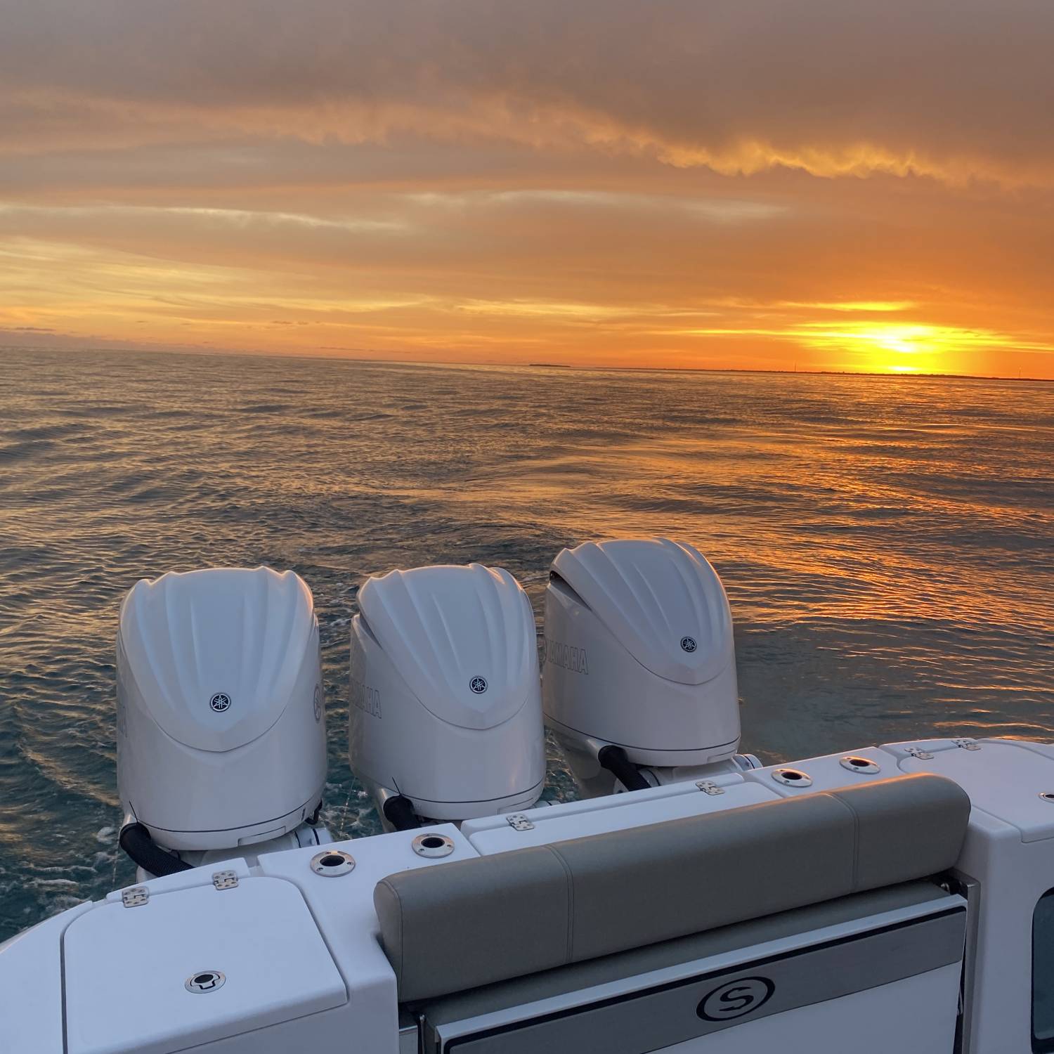 Title: Key’s sunset - On board their Sportsman Open 352 Center Console - Location: Key largo, Florida. Participating in the Photo Contest #SportsmanMarch2023